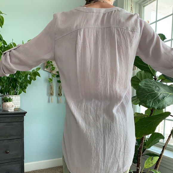 Flowy V Neck Blouse - Picture 3 of 4